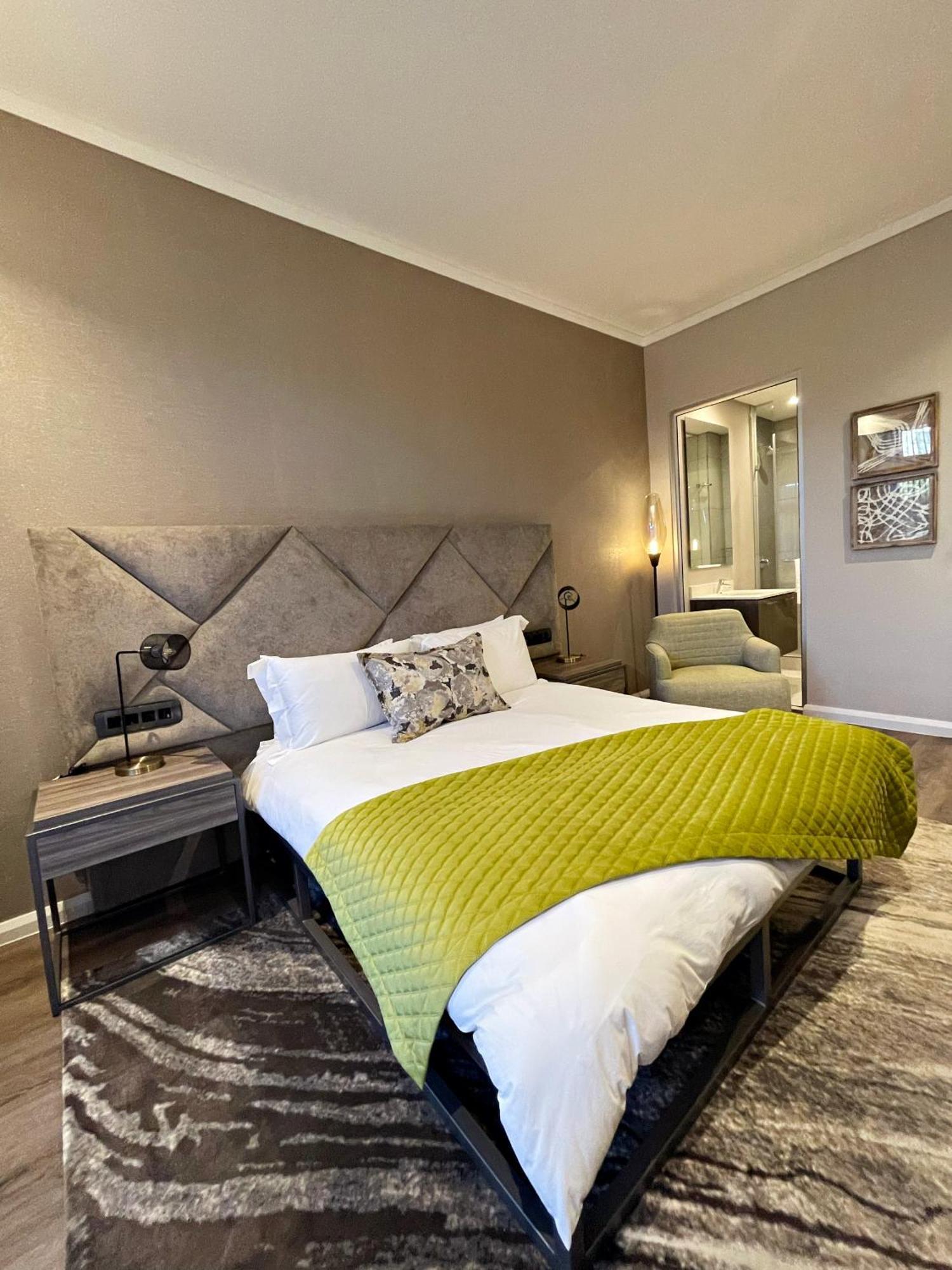 Menlyn Maine Luxury Rentals Pretoria-Noord Esterno foto